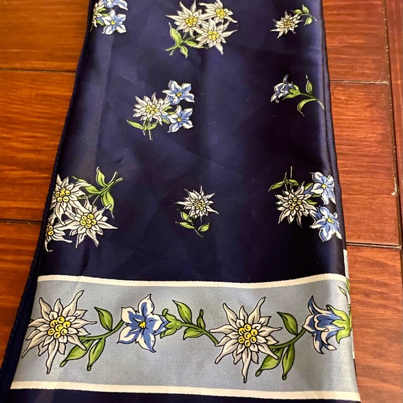 Switzerland Edelweiss Navy Scarf - Vintage - Picture 2 of 6